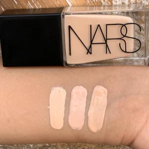 Nars All Day Luminous Weightless Foundation â€“ Light 3 Gopi - Image 3